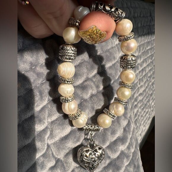 Zinc Alloy Freshwater Pearl Antique Fish Bracelet with elastic cord."siz… - Picture 11 of 16